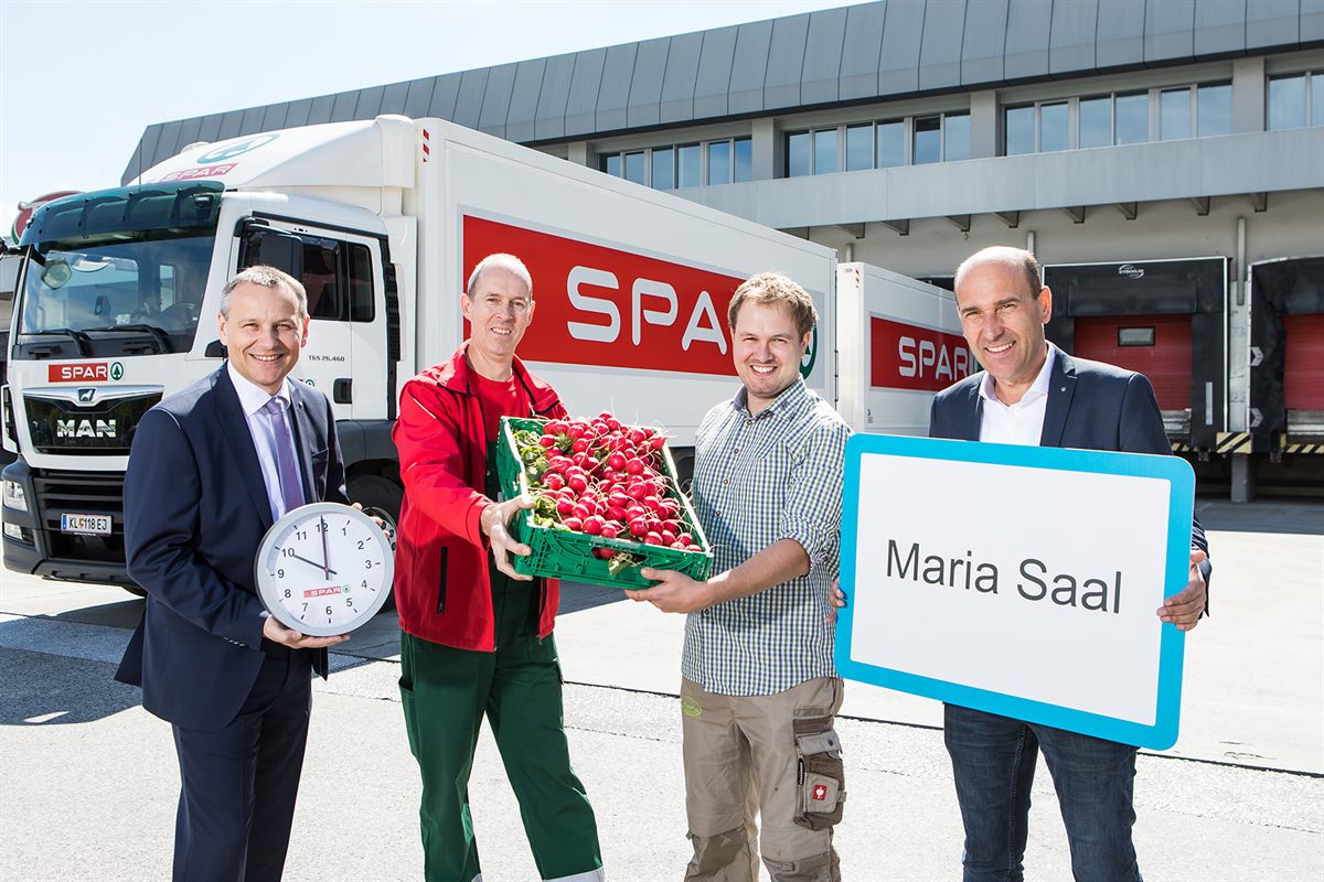 1000_Uhr_Maria_Saal