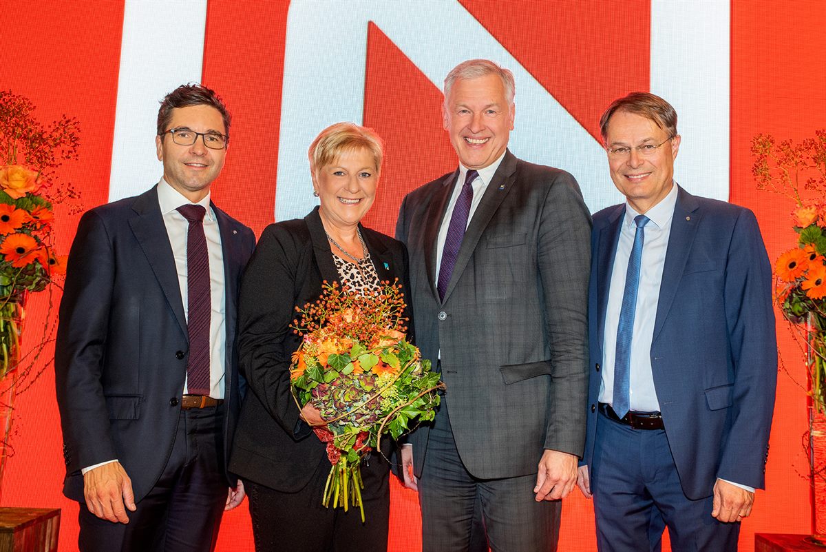 Hochrangige niederösterreichische Vertreter bei der Eröffnung des INTERSPAR in Amstetten