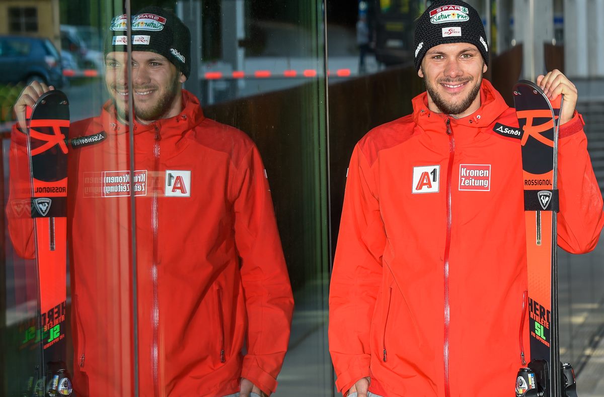 Bild 2- Mit SPAR Natur-pur startet Michael Matt in die neue Ski-Saison