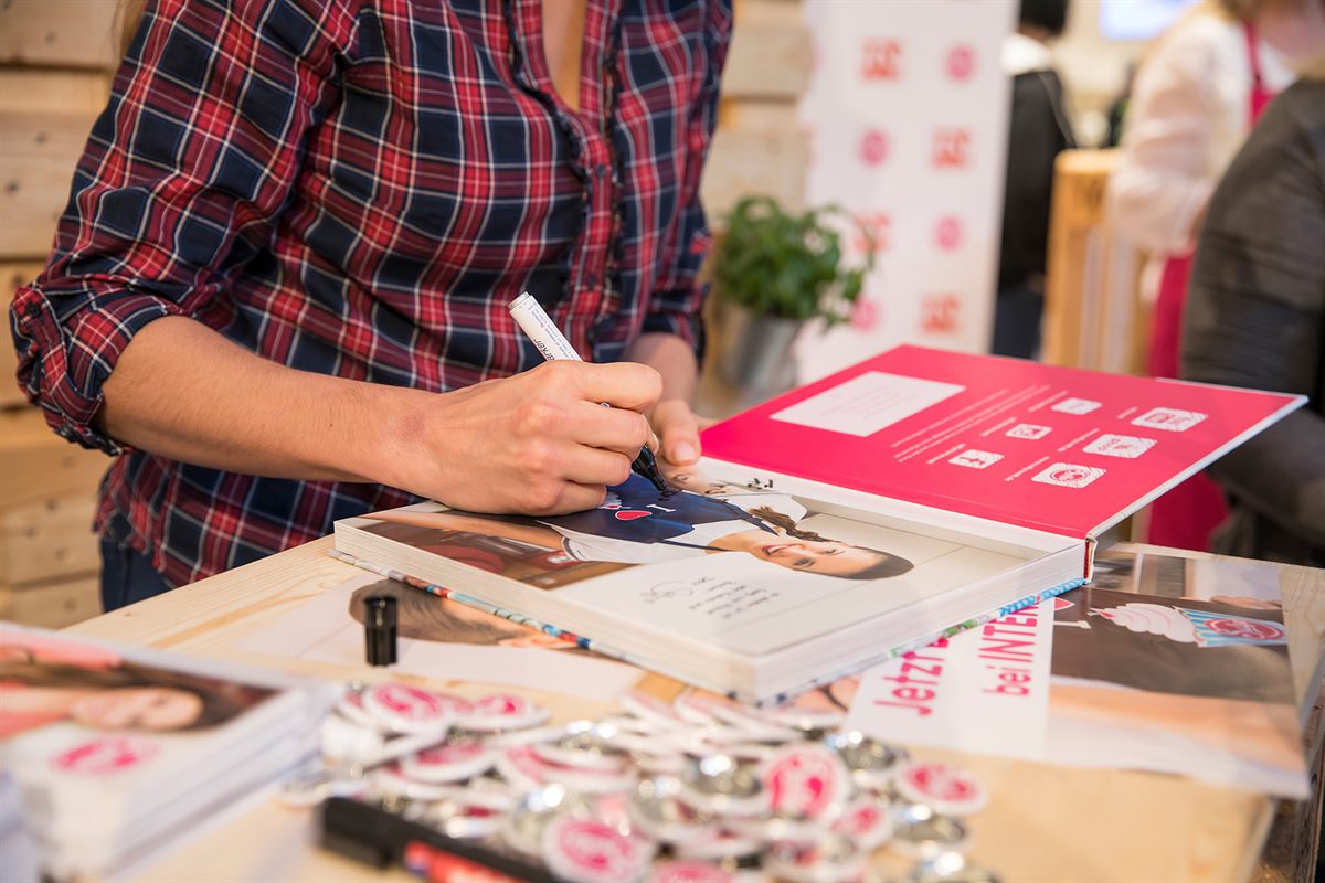 Sally Meet&Greet+Autogramm