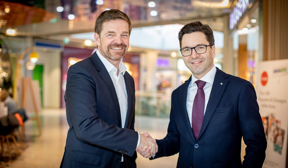 INTERSPAR_Spendenuebergabe_SOS-Kinderdorf_02.jpg