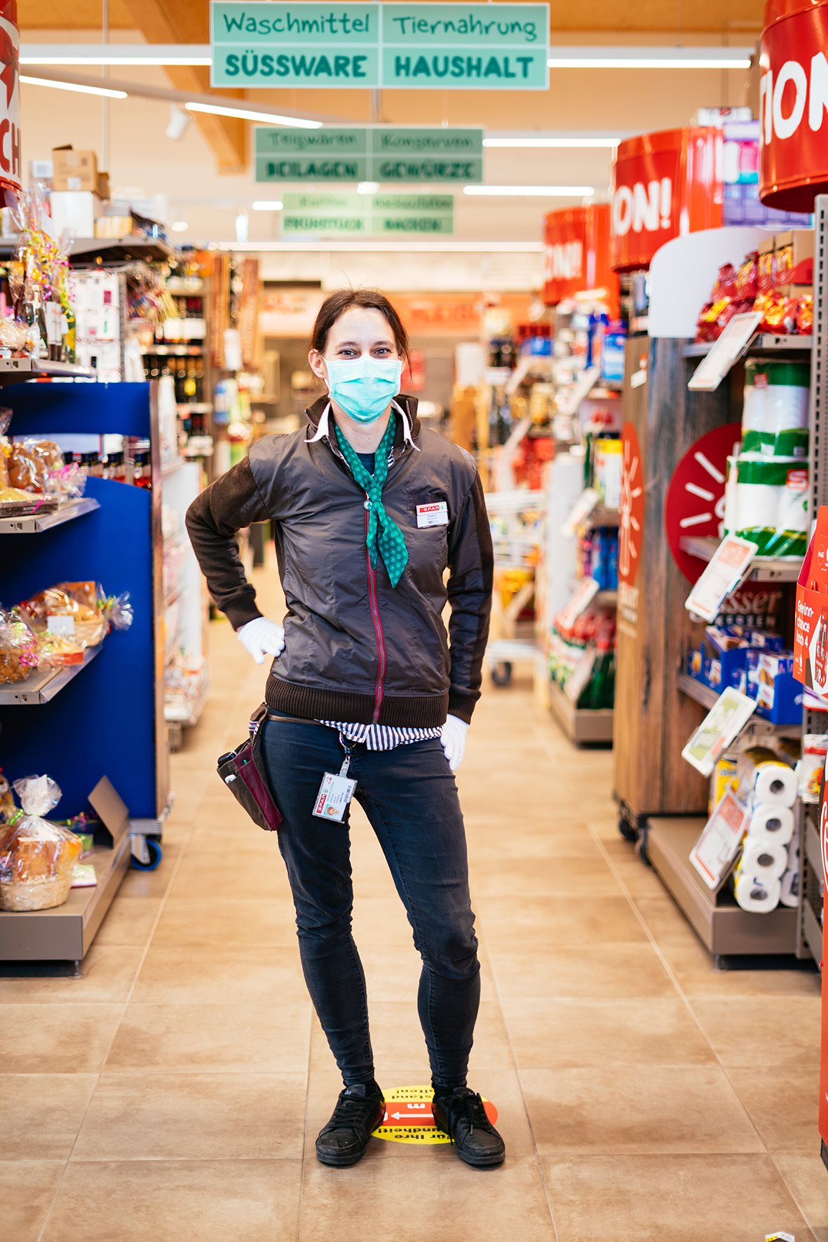 KTN_SPAR-Mitarbeiterin_Maske