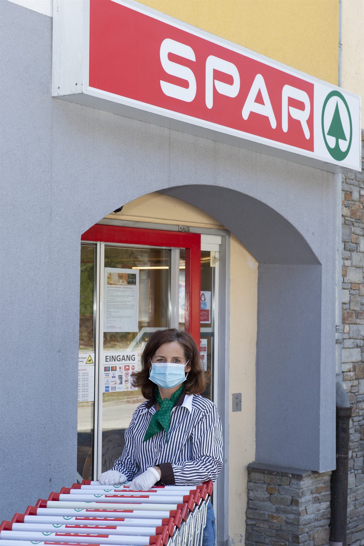SPAR_Nahversorgung_Gries_mit Maske