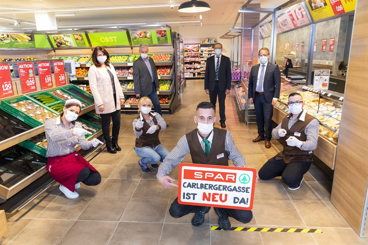 Das Team im neuen SPAR-Supermarkt in der Carlbergergasse
