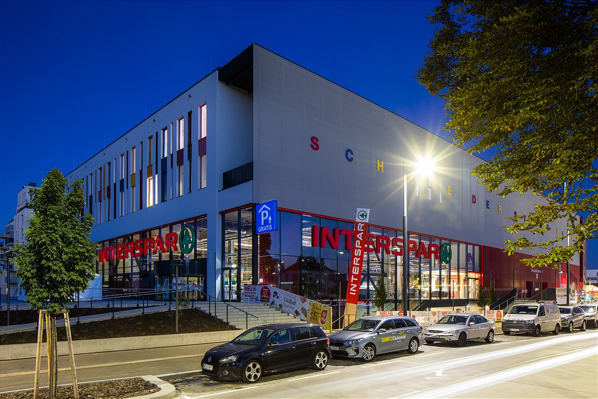 Außenansicht_INTERSPAR_Breitenfurter_Straße
