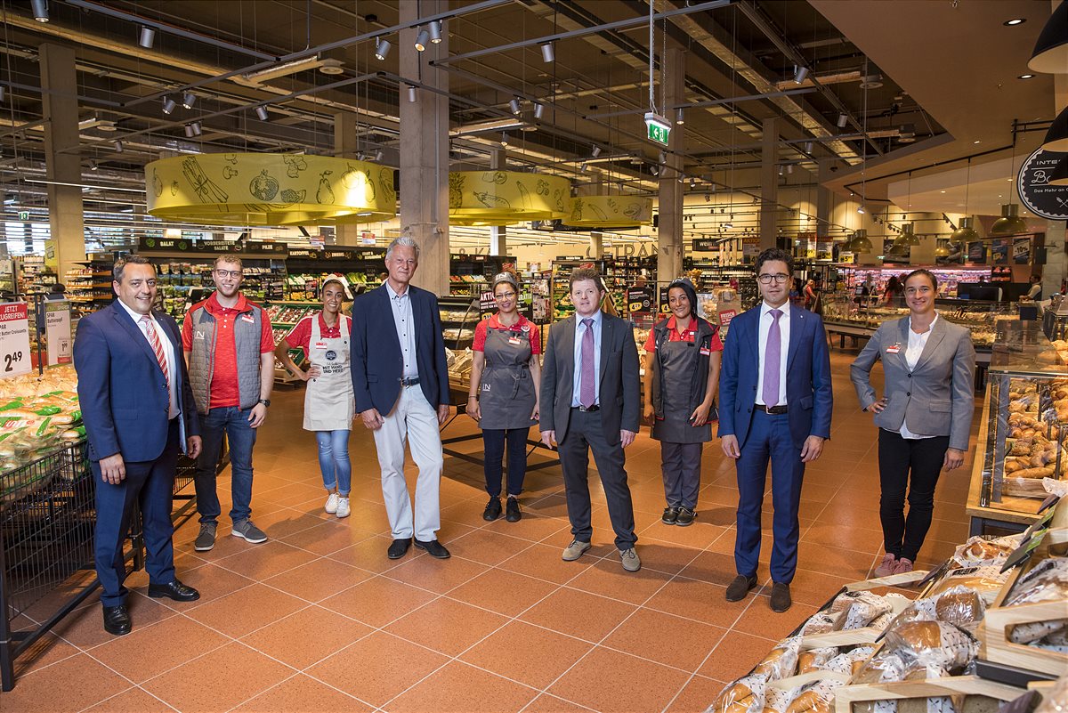 INTERSPAR-Hypermarkt Breitenfurter Straße eröffnet