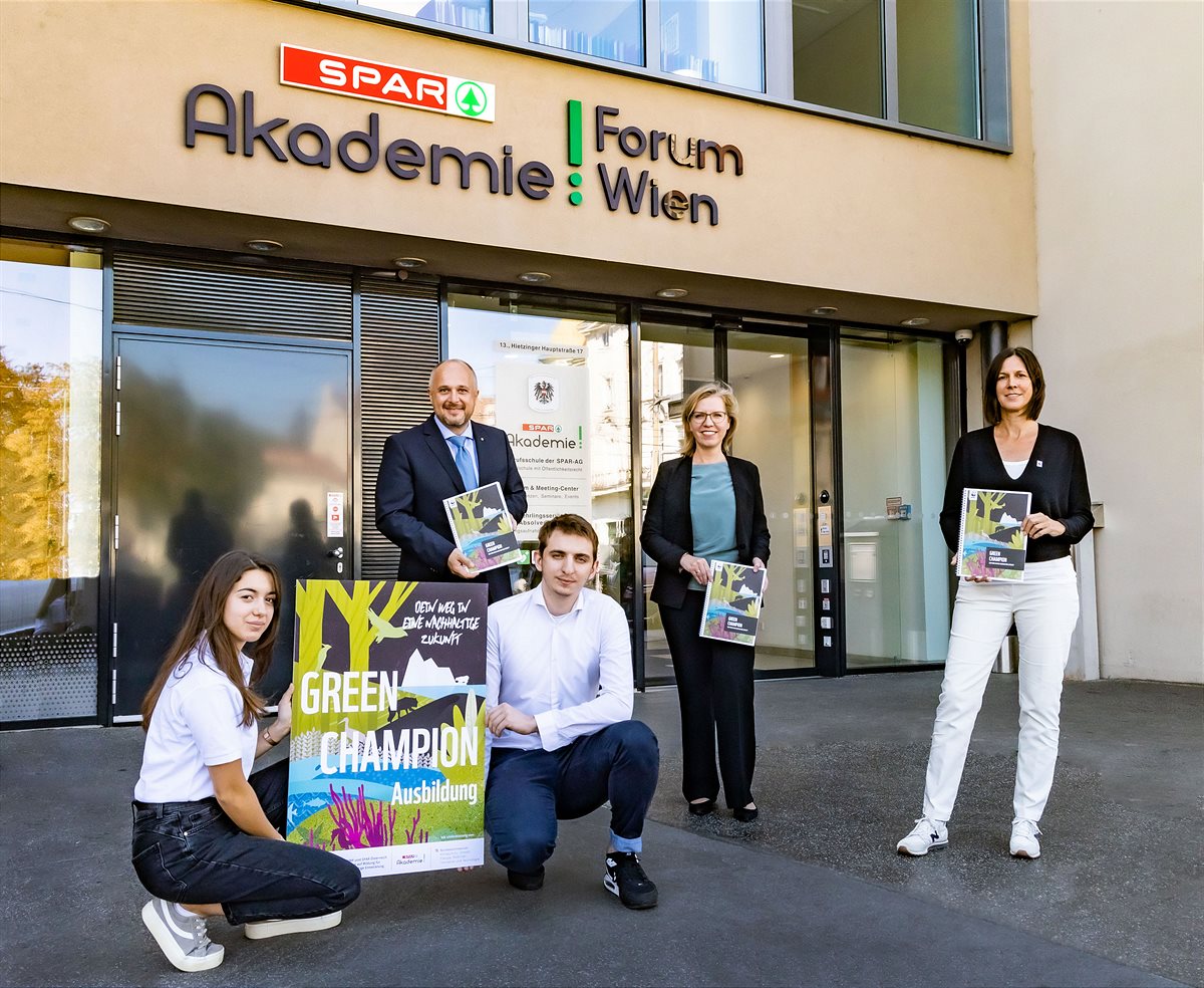 SPAR_WWF_Green_Champions