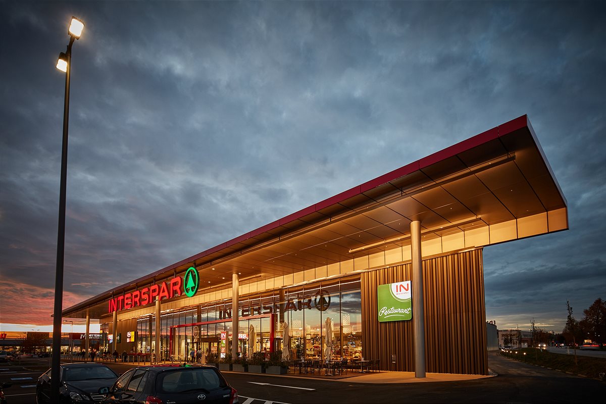 INTERSPAR-Hypermarkt in Braunau.jpg