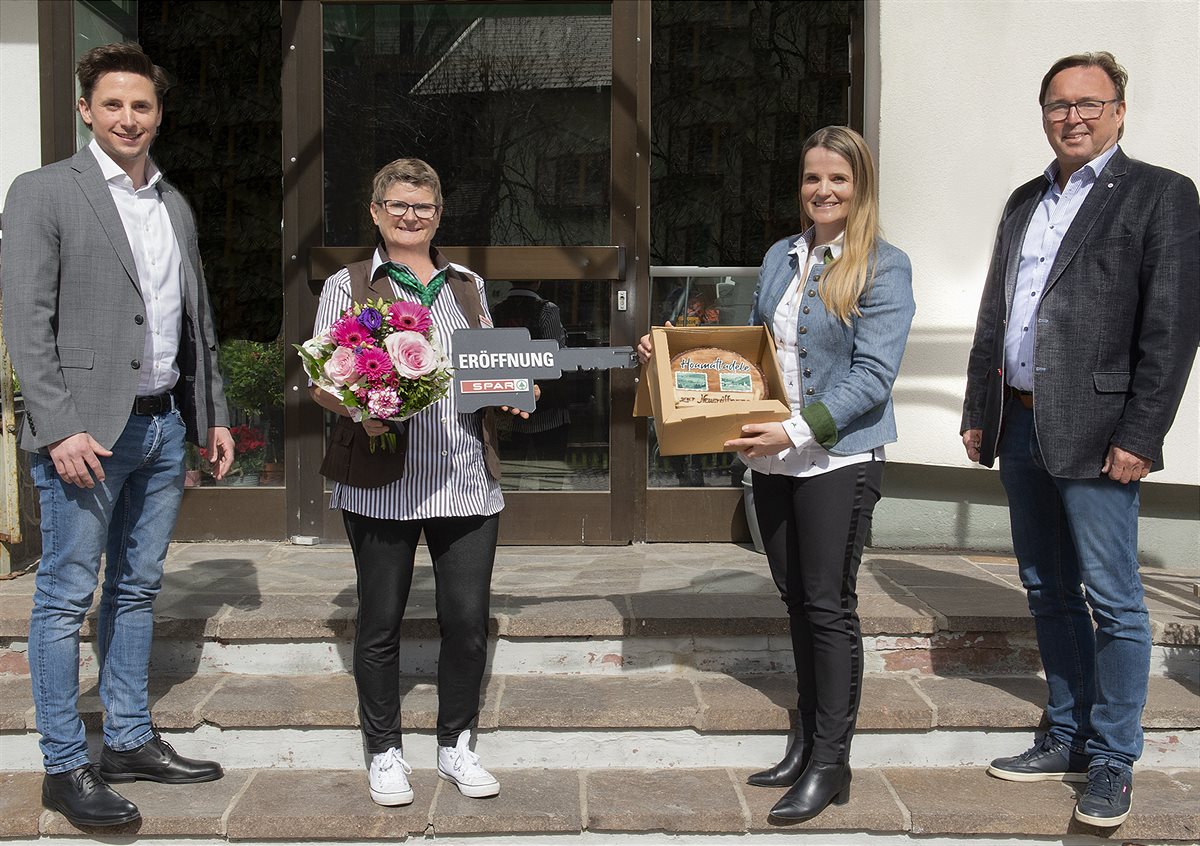 SPAR_sichert_Nahversorgung_in_Elmen_Schlüsselübergabe
