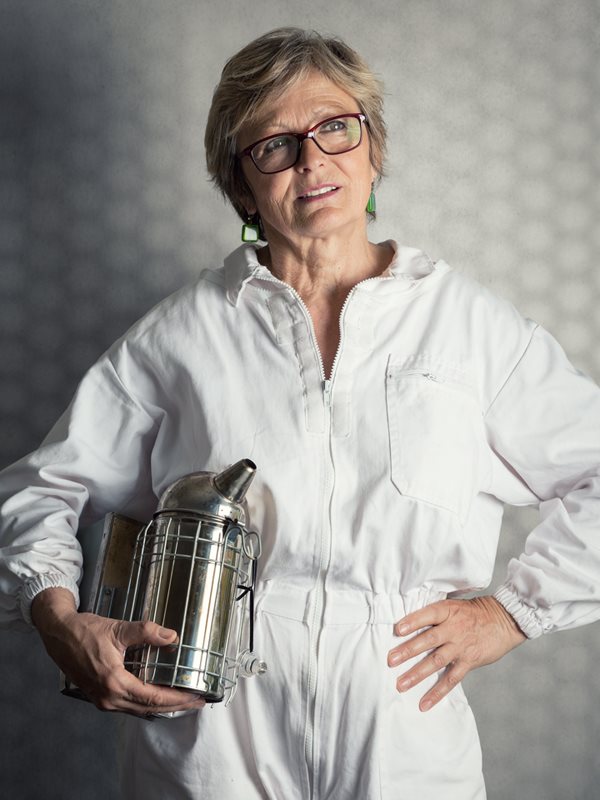 Foto_Dr.-Karoline-Greimel_SPAR_Exklusiv_Bio-Honig