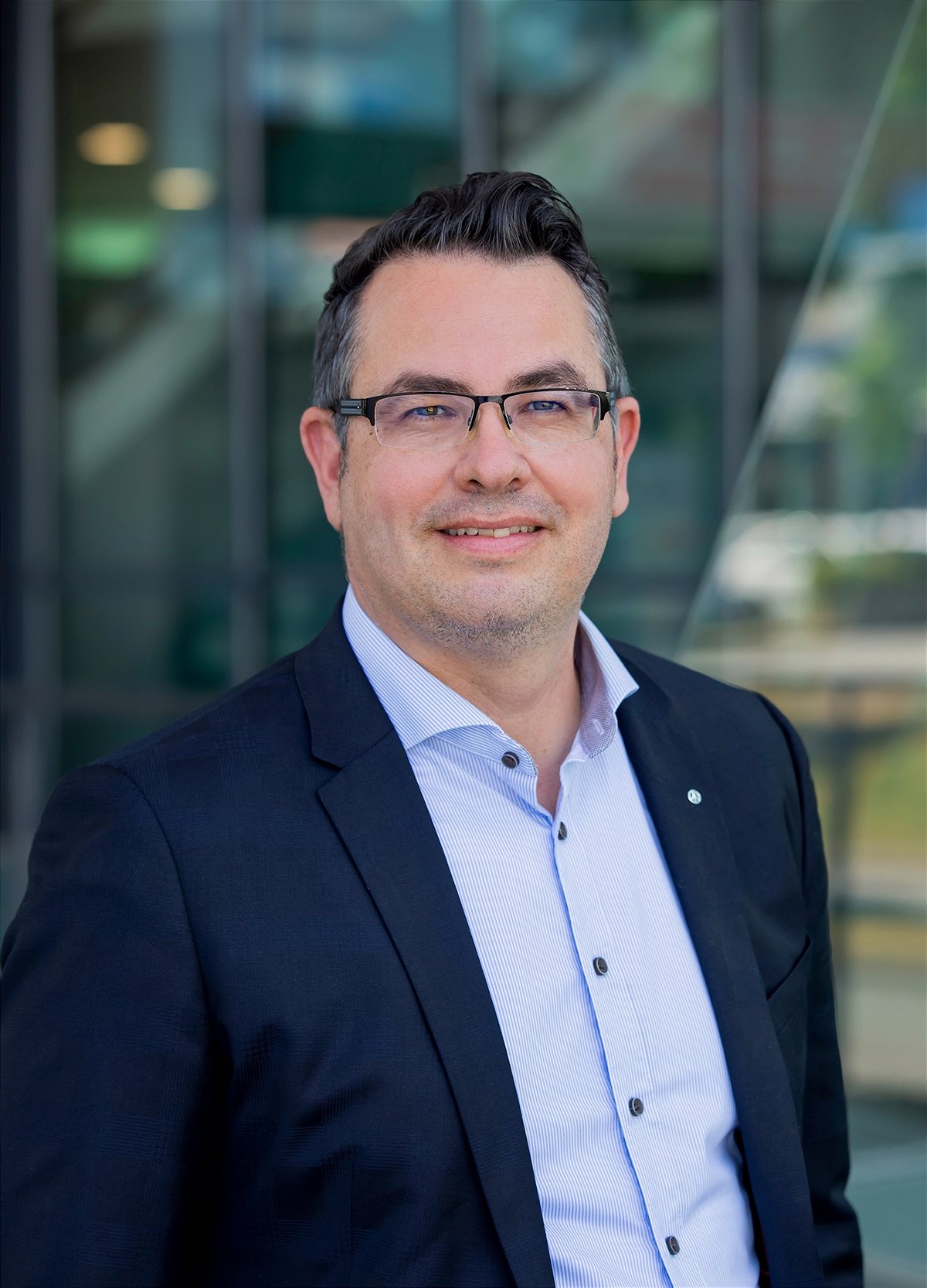 Mag. Gregor Warady