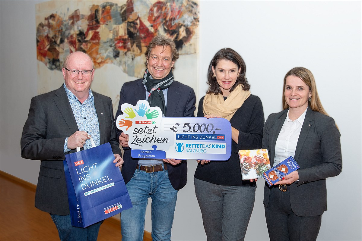 SPAR Spende Licht ins Dunkel Obertrum Scheck