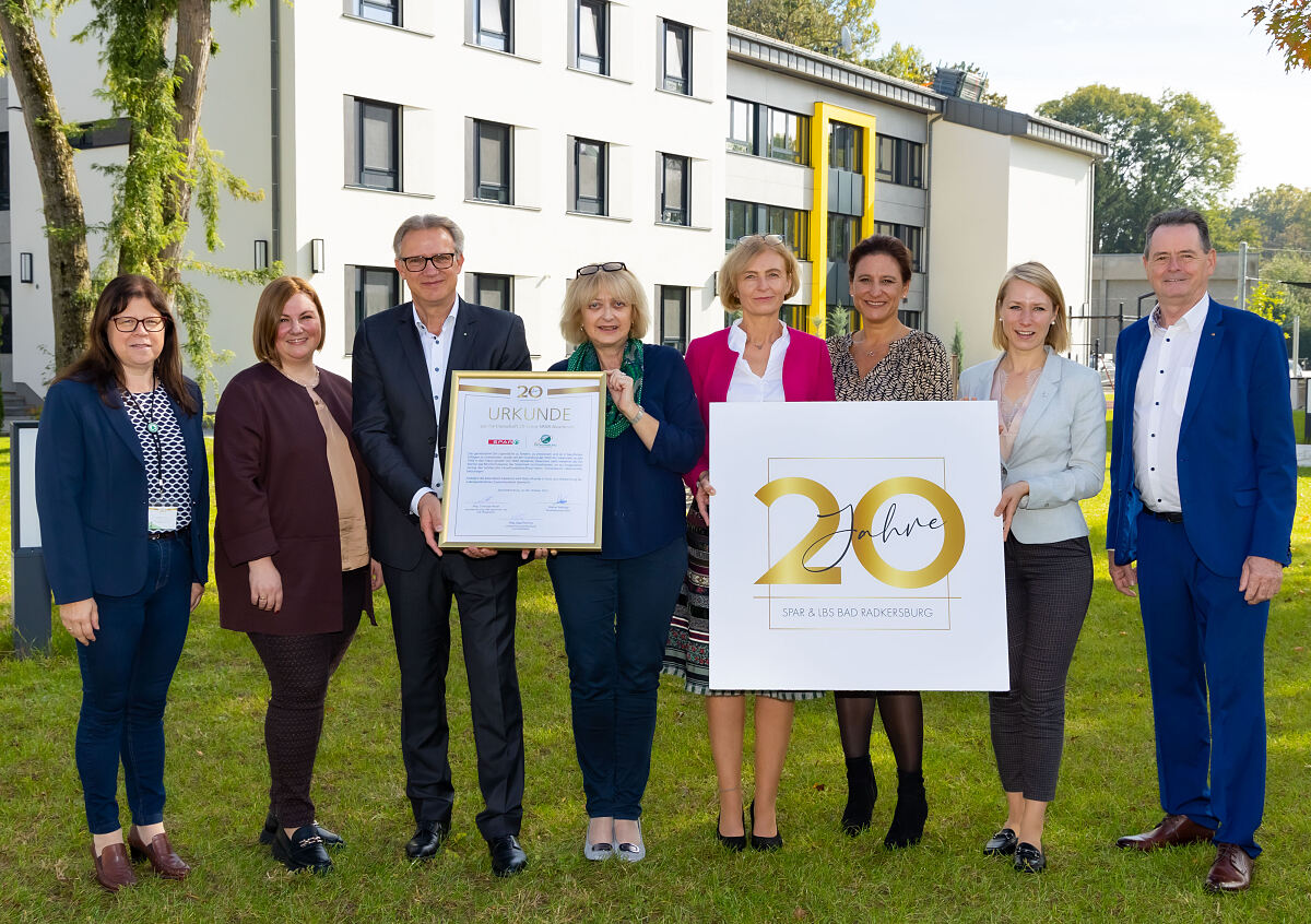 20 Jahre SPAR_LBS_grosse Gruppe.jpg
