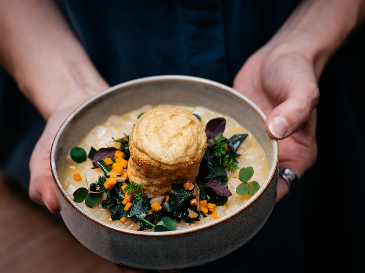 Alles vom Kohlrabi mit Kartoffelsoufflé
