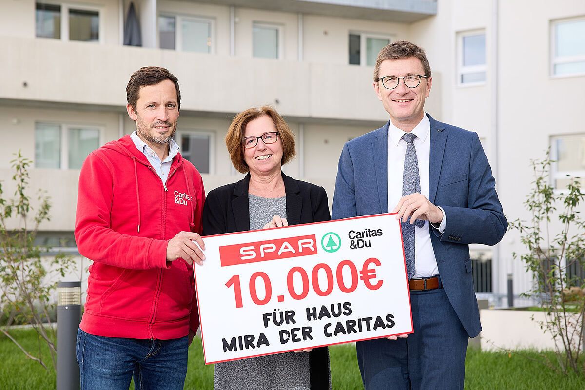 Scheckübergabe Caritas Haus Mira