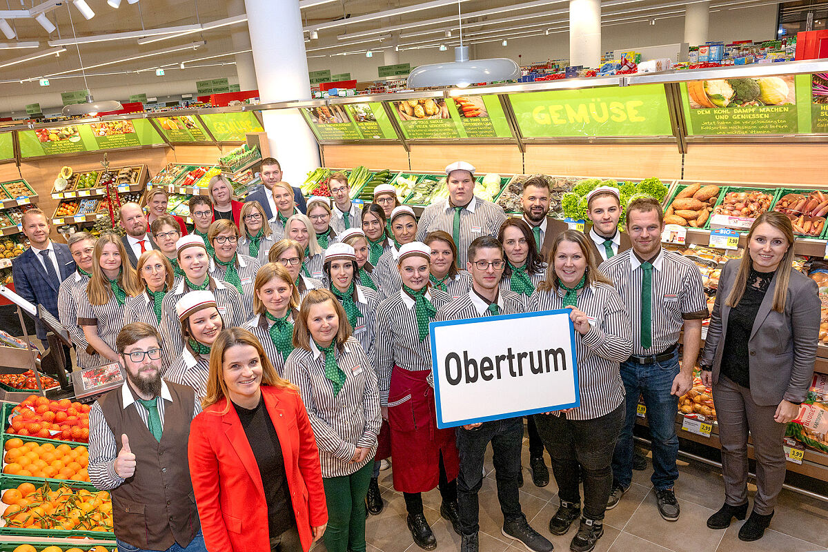 SPAR Eröffnung neuer EUROSPAR Obertrum_Team