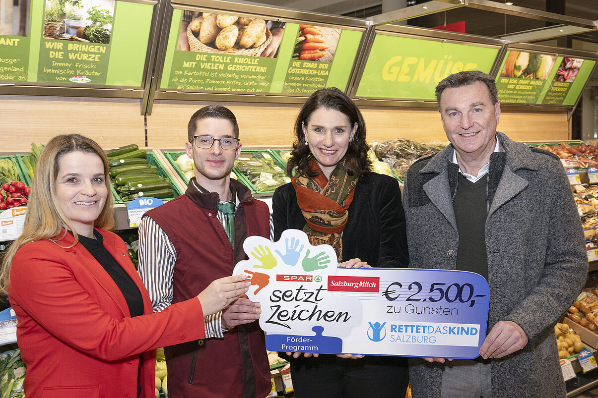 SPAR Salzburg_Milch Spende Rettet_das_Kind Scheck