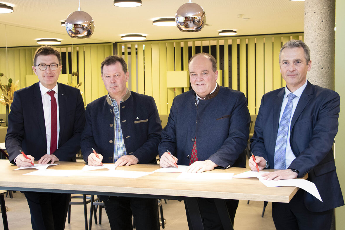 Unterschrift Lagerhaus Marchfeld und SPAR