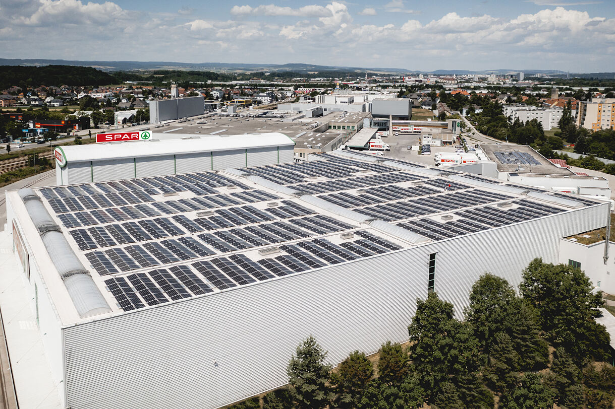 Eine der größten Photovoltaikanlagen in der Region