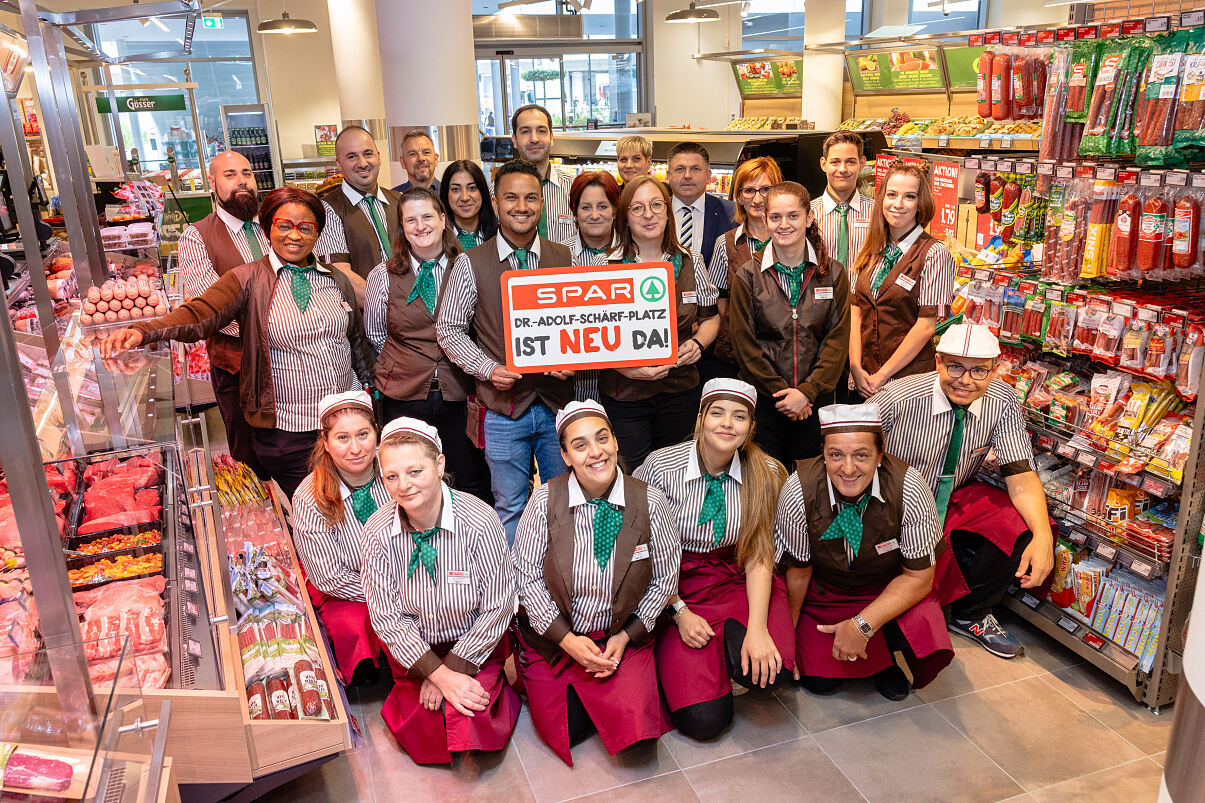 Das Team im neuen SPAR-Supermarkt