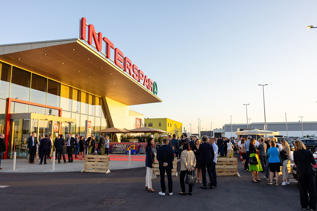 Eröffnung INTERSPAR Gänserndorf Feierstimmung