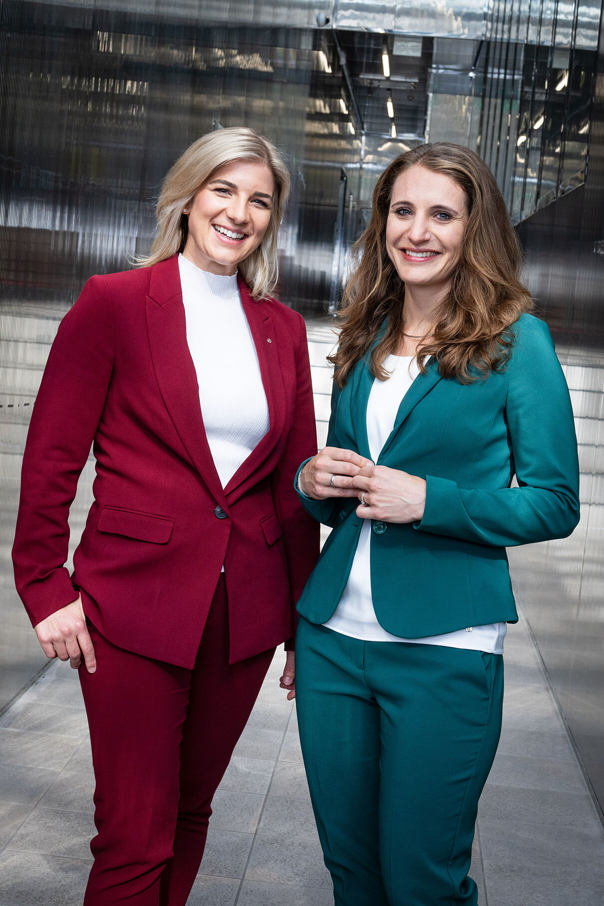 PR-Foto SPAR Verena Schranzhofer und Victoria Danler