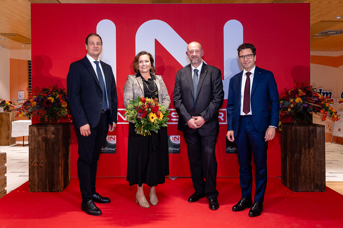 Eröffnung des INTERSPAR-Hypermarkts und -Einkaufszentrum in Wien-Ottakring