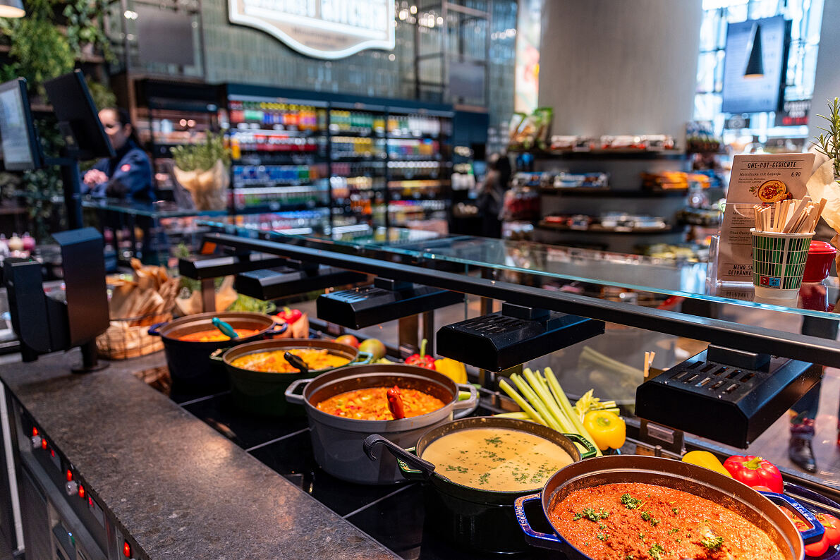 Market Kitchen_Ausgabestation One Pot-Gerichte 2