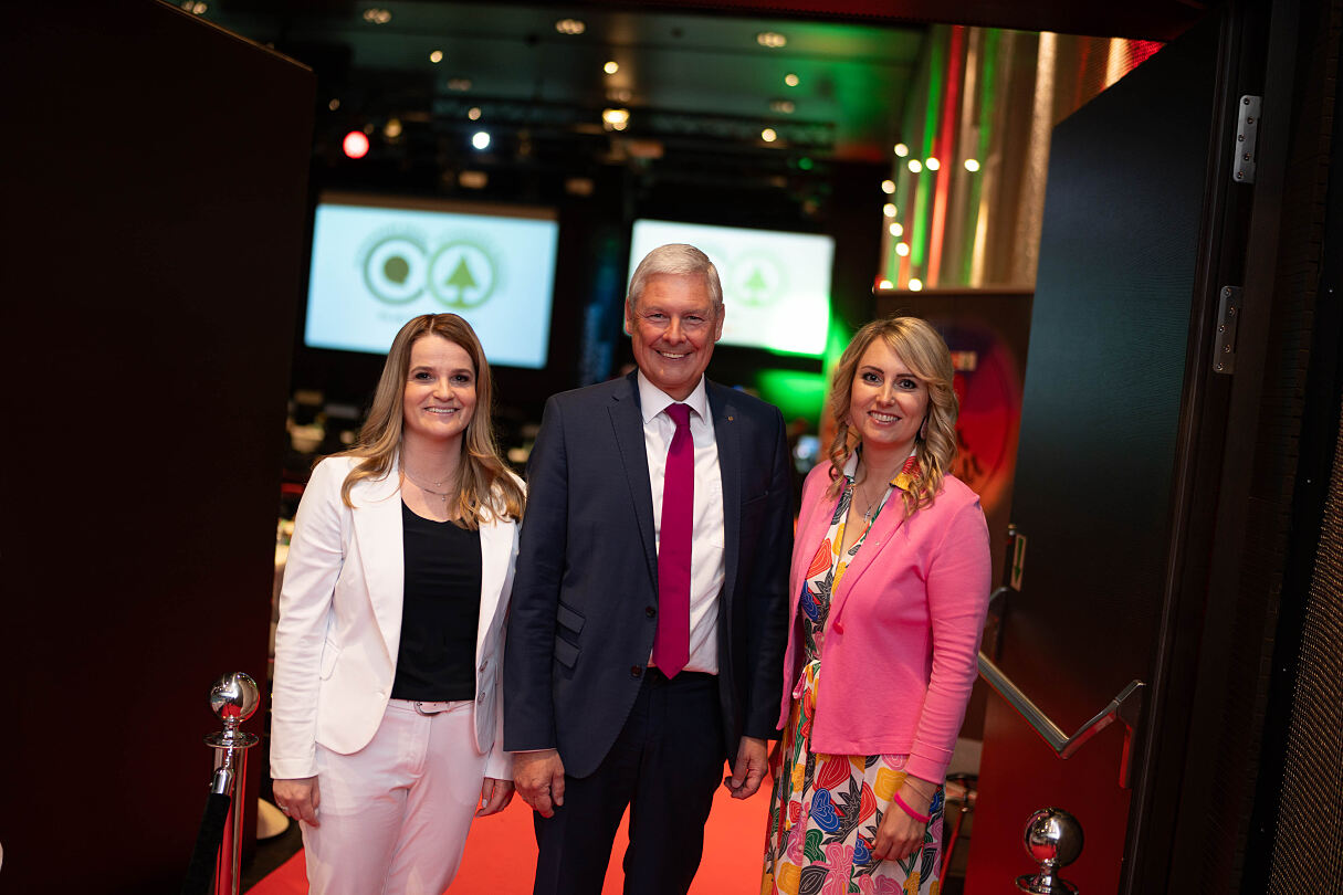 PR-Foto Filialtagung SPAR Patricia Sepetavc, Hans K. Reisch, Martina Bichler