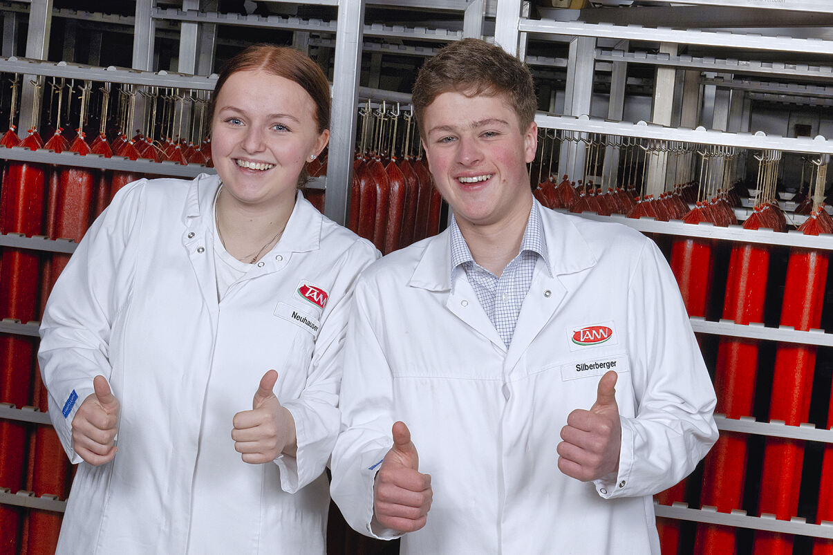 PR-Foto SPAR TANN Lehrlinge Christina Neuhauser und Michael Silberberger 
