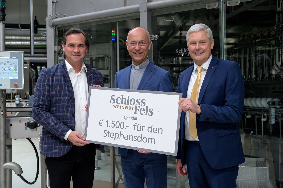 Scheckübergabe.jpg