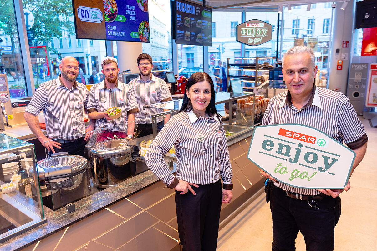 Das Team im neuen SPAR auf der Mariahilfer Straße