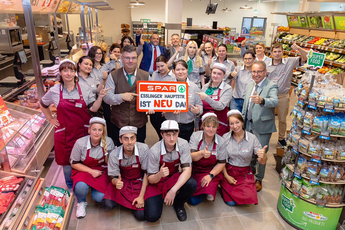 Das Team im neuen SPAR Supermarkt