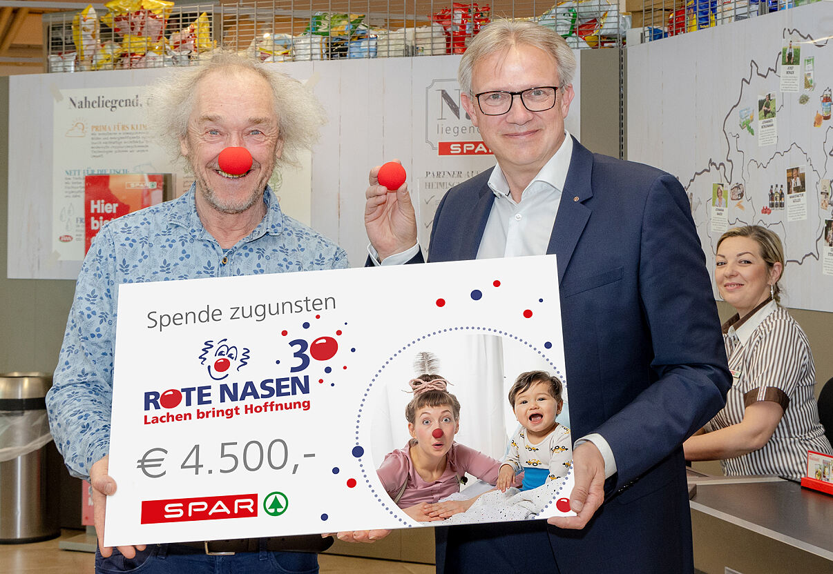 Scheckübergabe ROTE NASEN