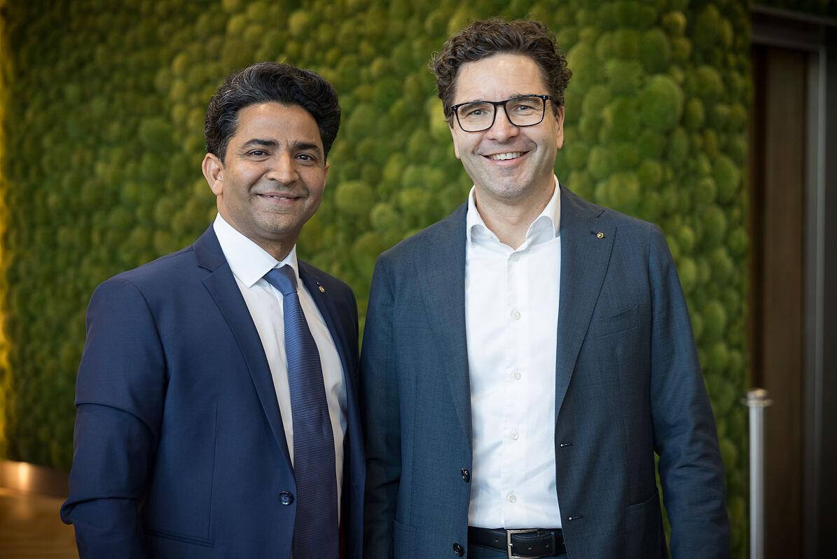 Bild 1_Gaurav Sharma mit Markus Kaser.jpg