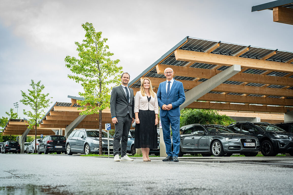 PA-Foto SPAR Photovoltaik mit Landeshauptmann Mattle, Sepetavc und Peer 