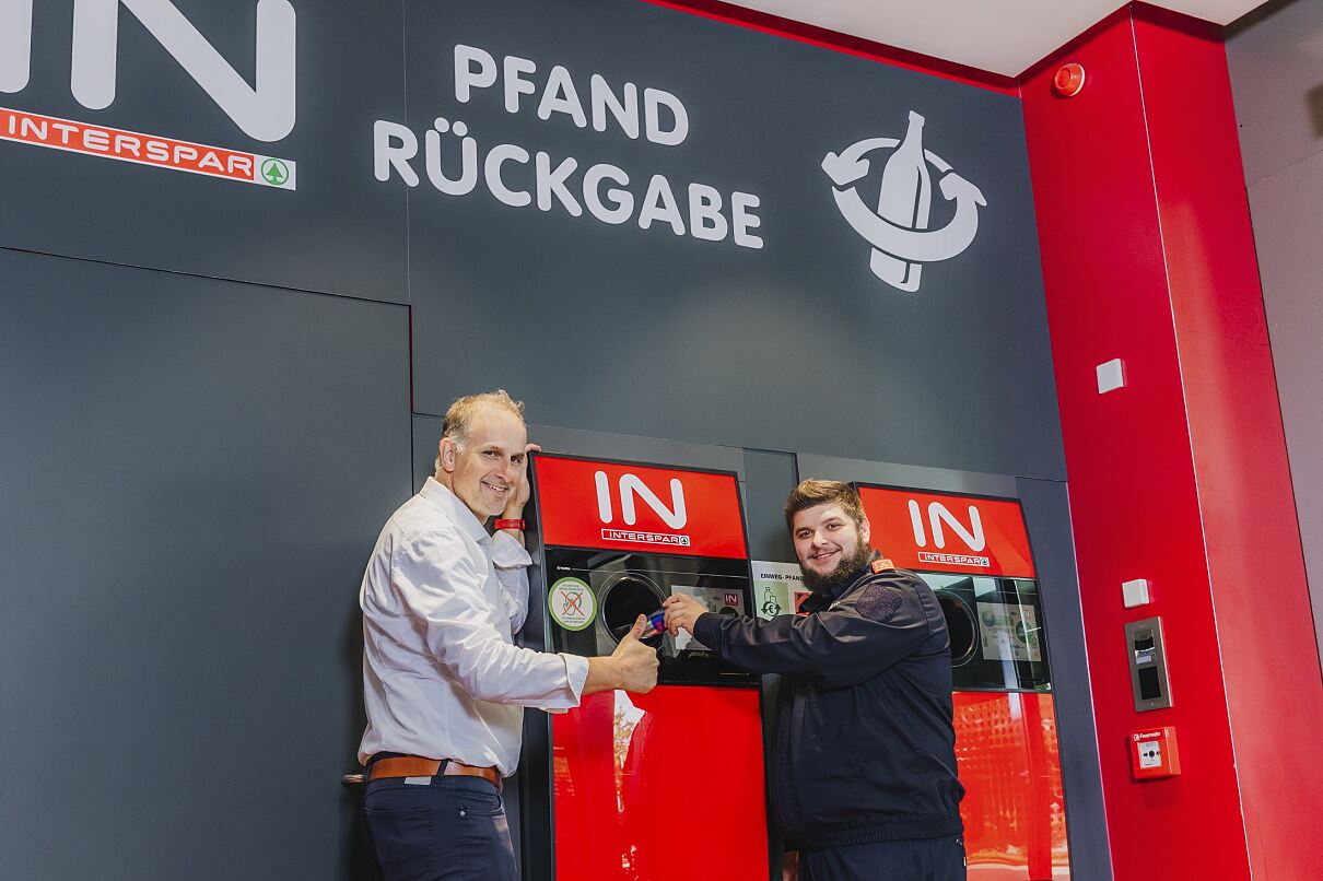 Spendenaktion am Pfandautomaten