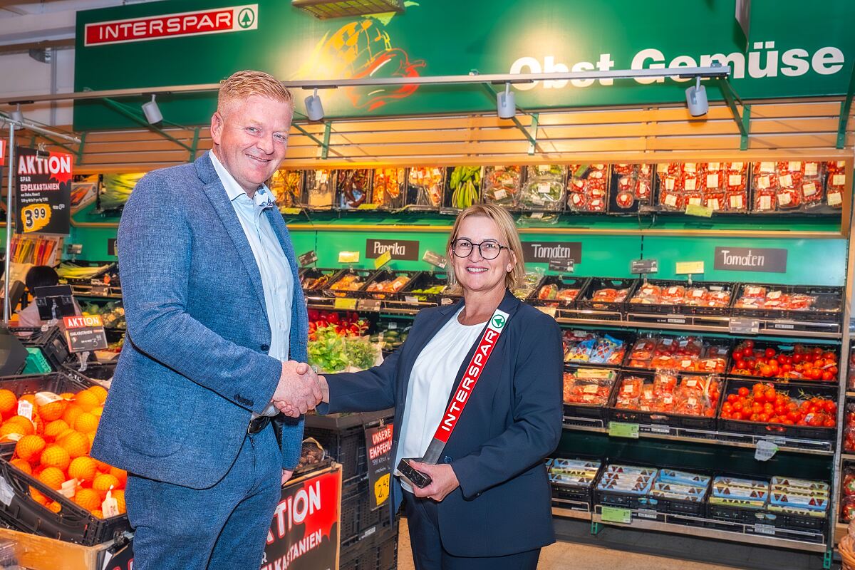 Bild2: Staffelübergabe im INTERSPAR Wörgl